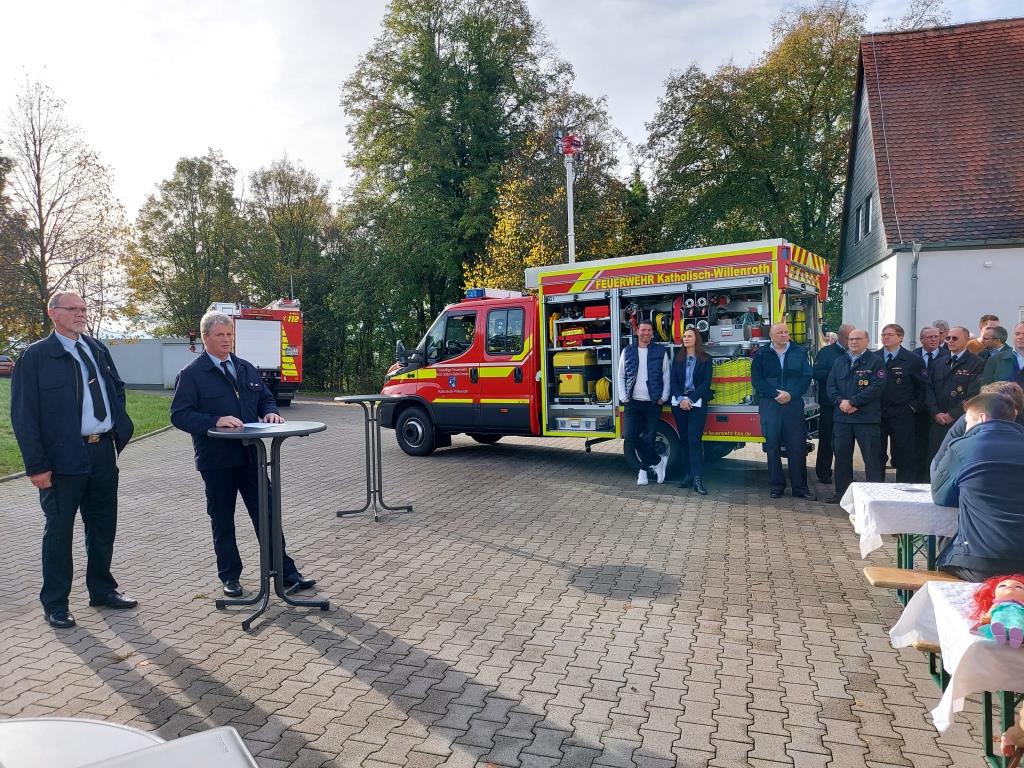 Einweihung Feuerwehrhaus und TSF W Katholisch Willenroth 2022 010