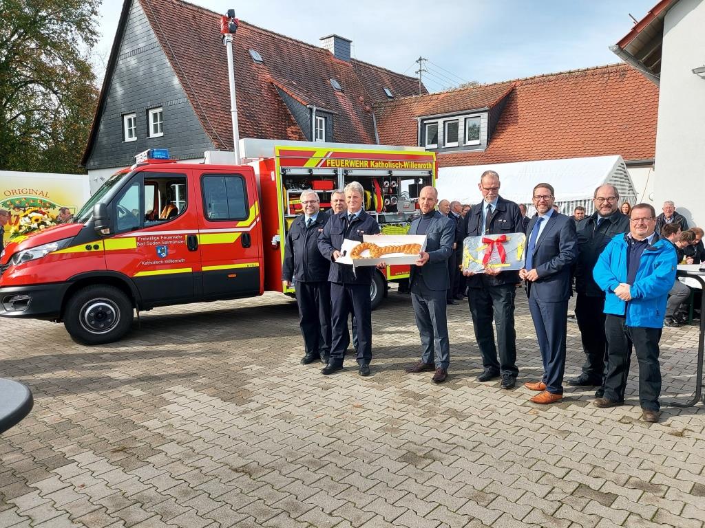 Einweihung Feuerwehrhaus und TSF W Katholisch Willenroth 2022 017