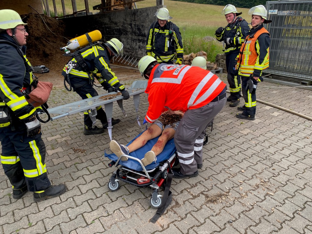 FF BSS Alarmuebung Lagerhalle Mernes 2024 009