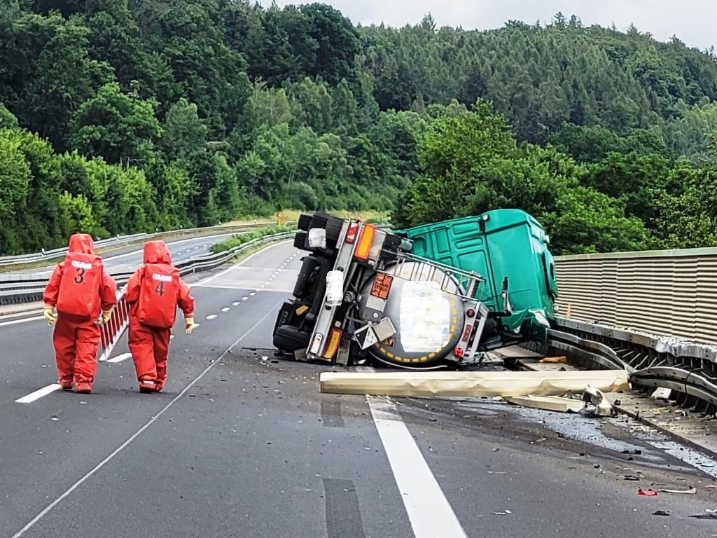 2022 FF Ahl Chronik Lkw Unfall A66 Gefahrgut 2022 003