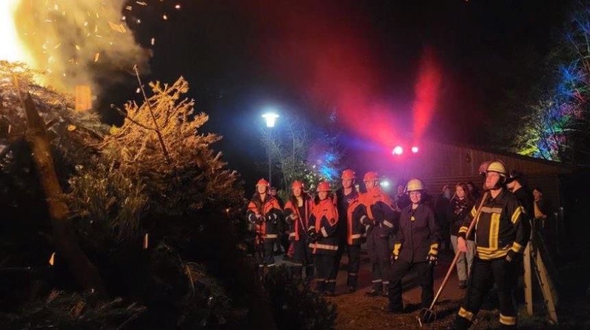 2024 FF Ahl Chronik Hutzelfeuer 2024 003