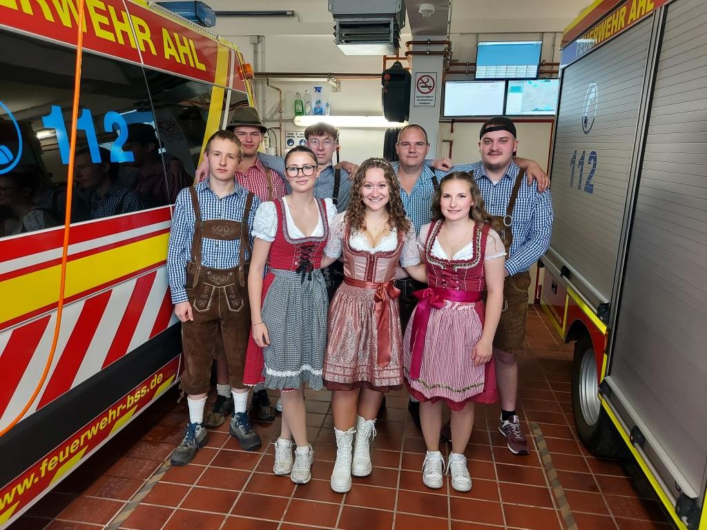 2025 10 26 FF Ahl Oktoberfest Brunch 2025 001