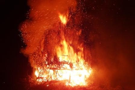 FF_Ahl_-_Hutzelfeuer_2015-006