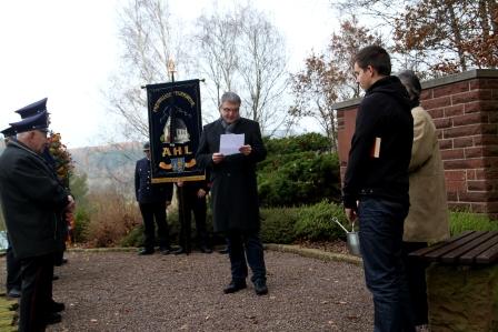 FF_Ahl_-_Volkstrauertag_2012-001