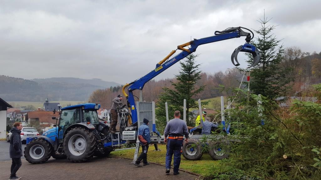 FF Ahl Weihnachtsbaum Aufstellen 2018 005