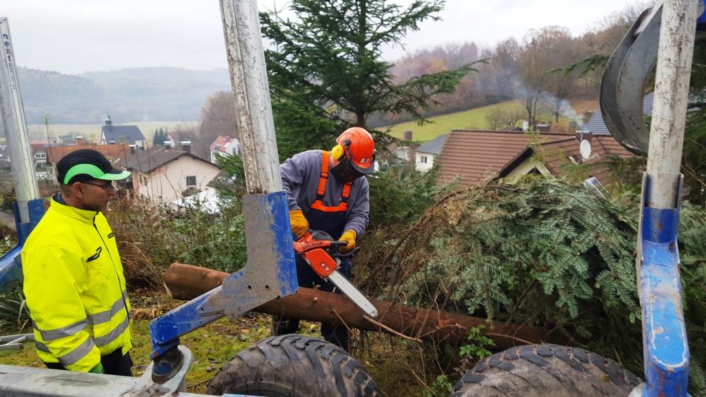 FF Ahl Weihnachtsbaum Aufstellen 2018 006