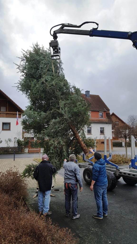 FF Ahl Weihnachtsbaum Aufstellen 2018 011