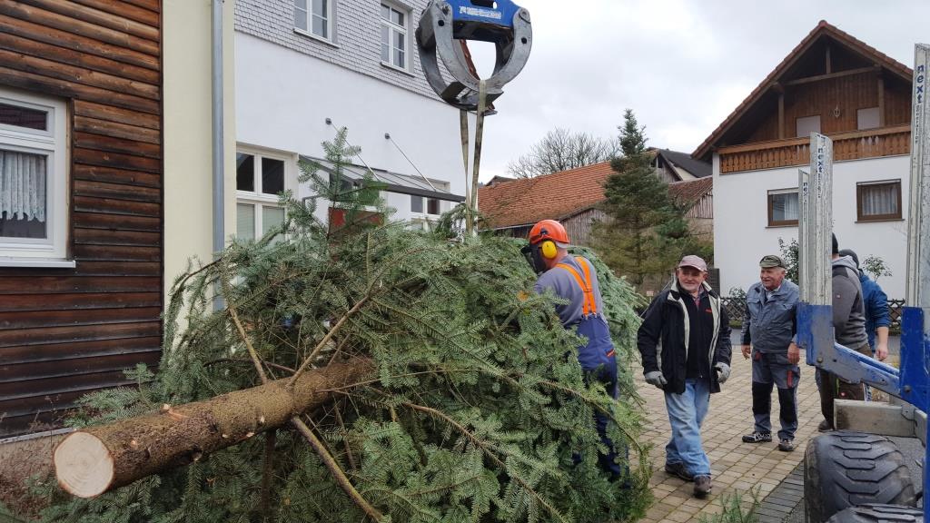 FF Ahl Weihnachtsbaum Aufstellen 2018 012