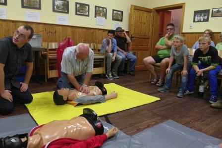 FF_Alsberg_-_Erste-Hilfe-Auffrischung_2014-001