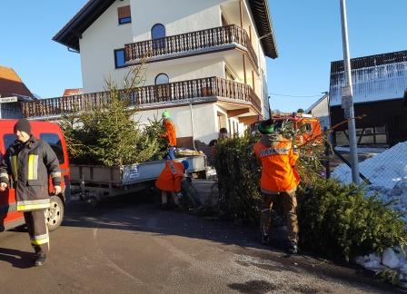 FF Alsberg Weihnachtsbaum Einsammeln 2017 006
