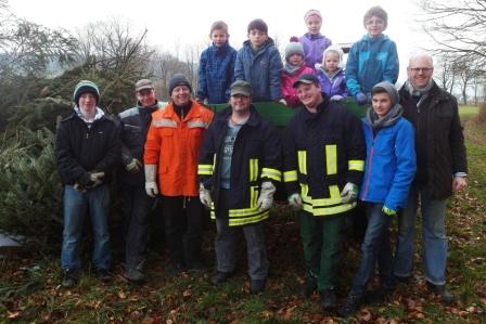 FF_Alsberg_-_Weihnachtsbaum-Sammeln_2014-001