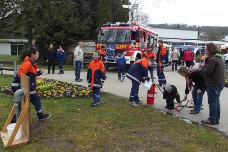 FF_Bad_Soden_-_Gewerbeschau_2013-001