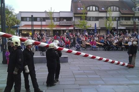 FF_Bad_Soden_-_Maibaumaufstellen_2014-003