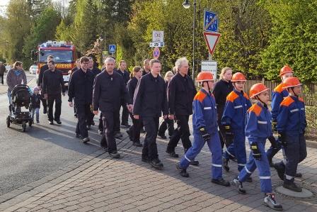FF Bad Soden Maibaumaufstellen 2016 002