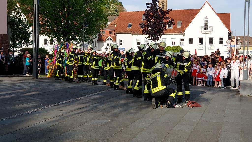 FF Bad Soden Maibaum Aufstellen 2024 016