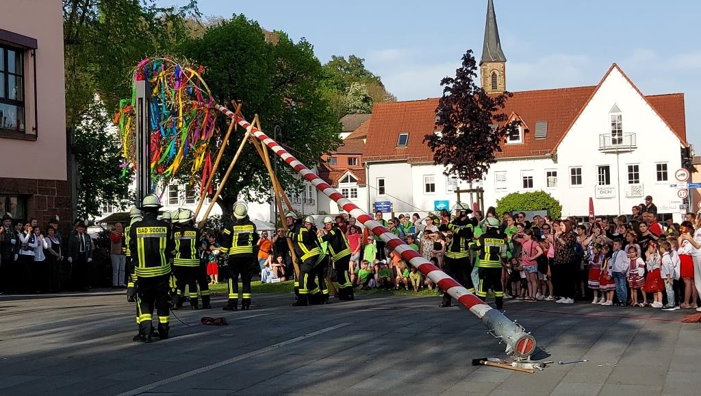 FF Bad Soden Maibaum Aufstellen 2024 021