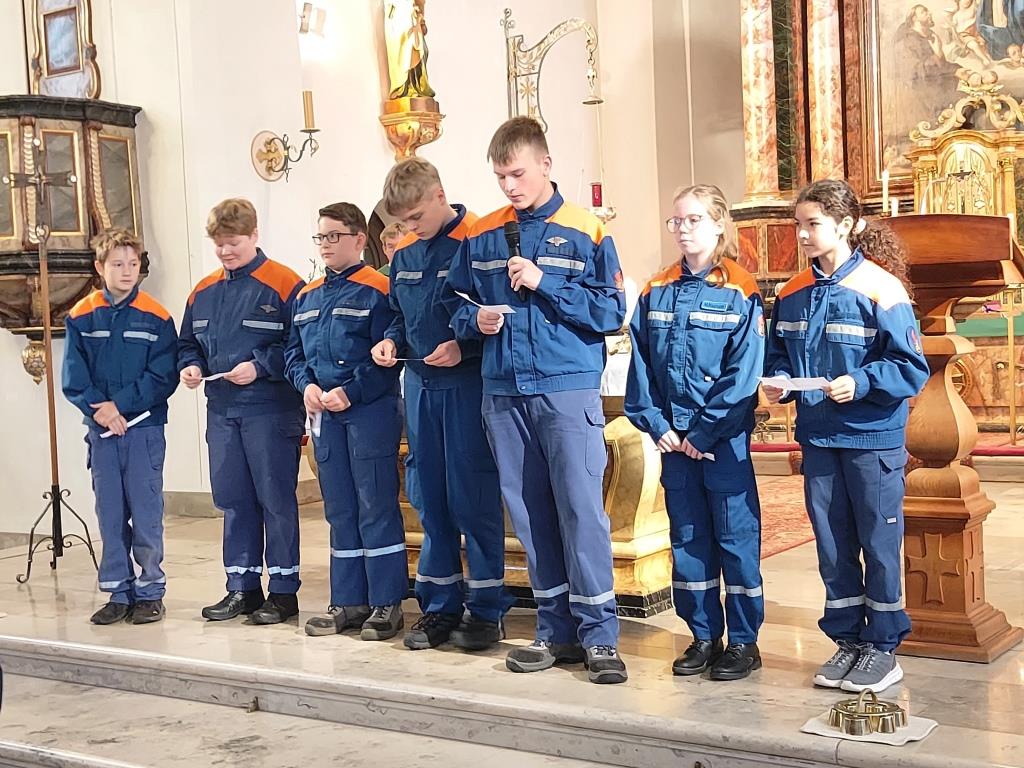 2025 10 26 FF Huttengrund Kirchgang 2025 008