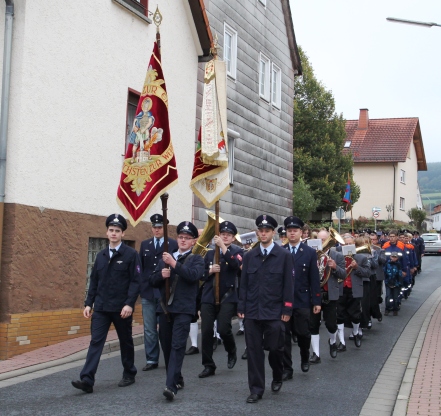 FF_Mernes_-_Kirchgang_2011-001