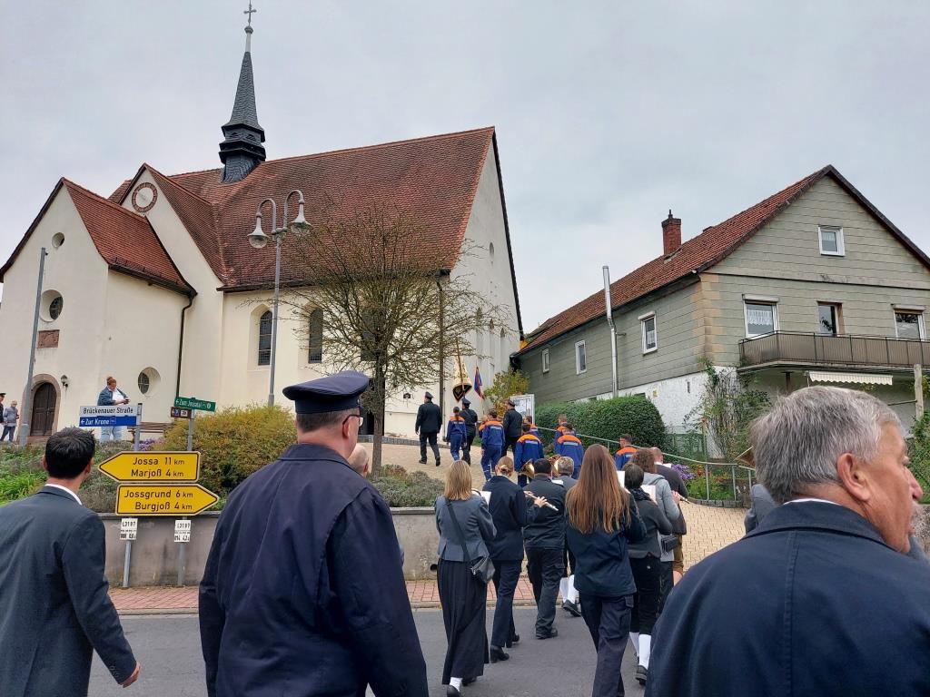 2025 10 12 FF Mernes Kirchgang 2025 006