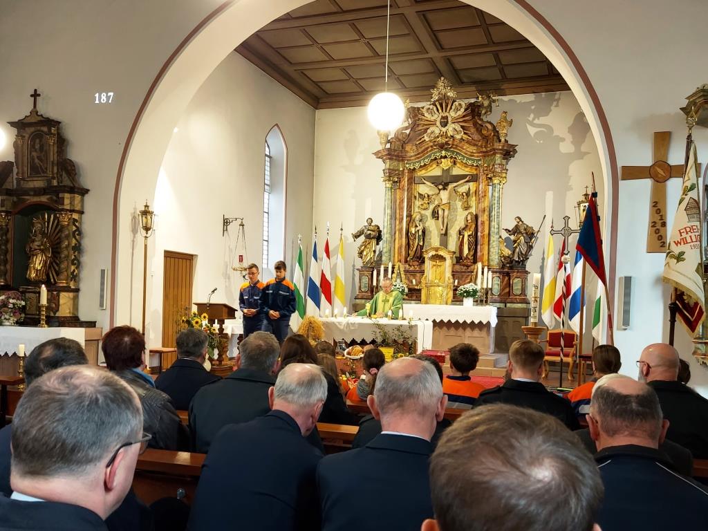 FF Mernes Kirchgang 2022 007