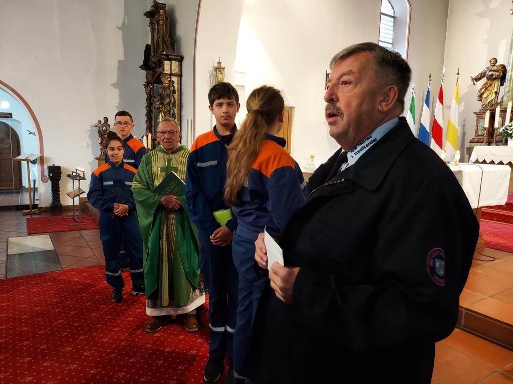 FF Mernes Kirchgang 2022 010