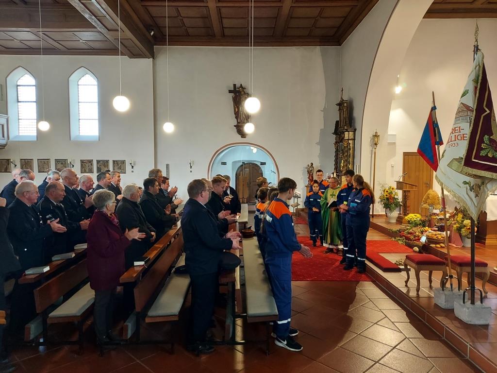 FF Mernes Kirchgang 2022 012