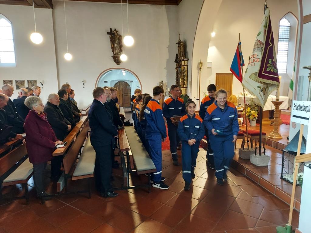 FF Mernes Kirchgang 2022 013