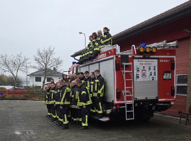 2025 11 09 FF Salmuenster 100 Jahre Fototermin 2 2025 002