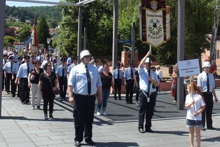 FF_Salmuenster_-_Umzug_Schuetzenfest_BS_2015-001
