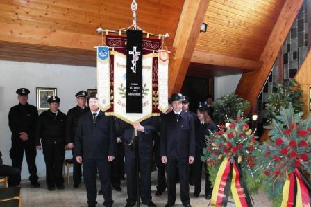 FF_Salmuenster_-_Volkstrauertag_2013-001