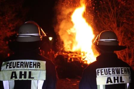 BSD_Hutzelfeuer_Ahl_2012-001