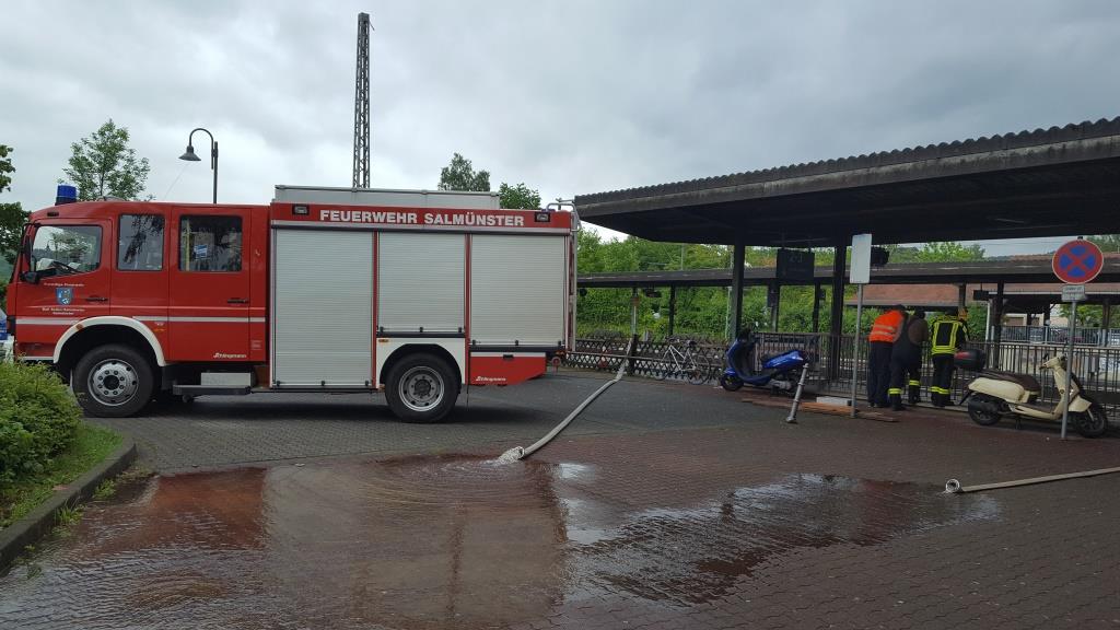 Wasser in Bahnunterfuehrung 2019 005