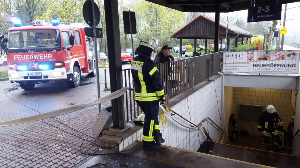 Wasser in Bahnunterfuehrung 2018 003