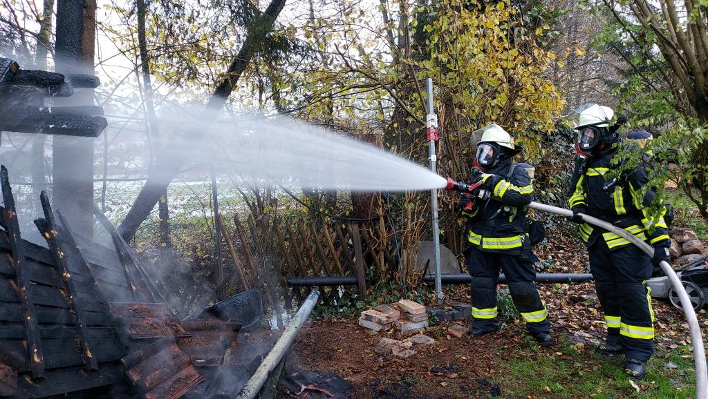 F 2 Brand Gartenhuette 2022 045