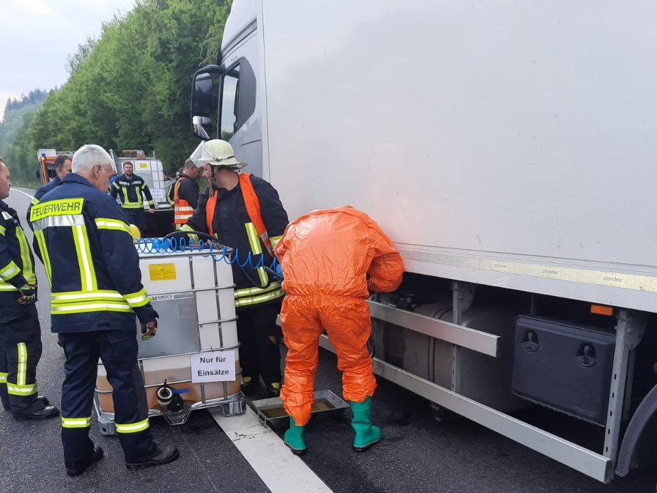 H 1 Betriebsmittelauslauf Lkw A66 2022 005