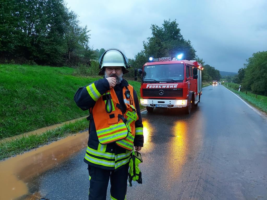 H 1 Schlamm auf Strasse 2022 010