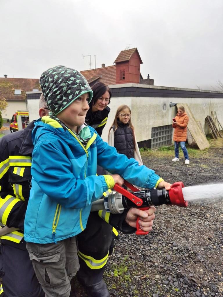 FF Kerbersdorf Brandschutzerziehung Grundschule Kerbersdorf 2024 008