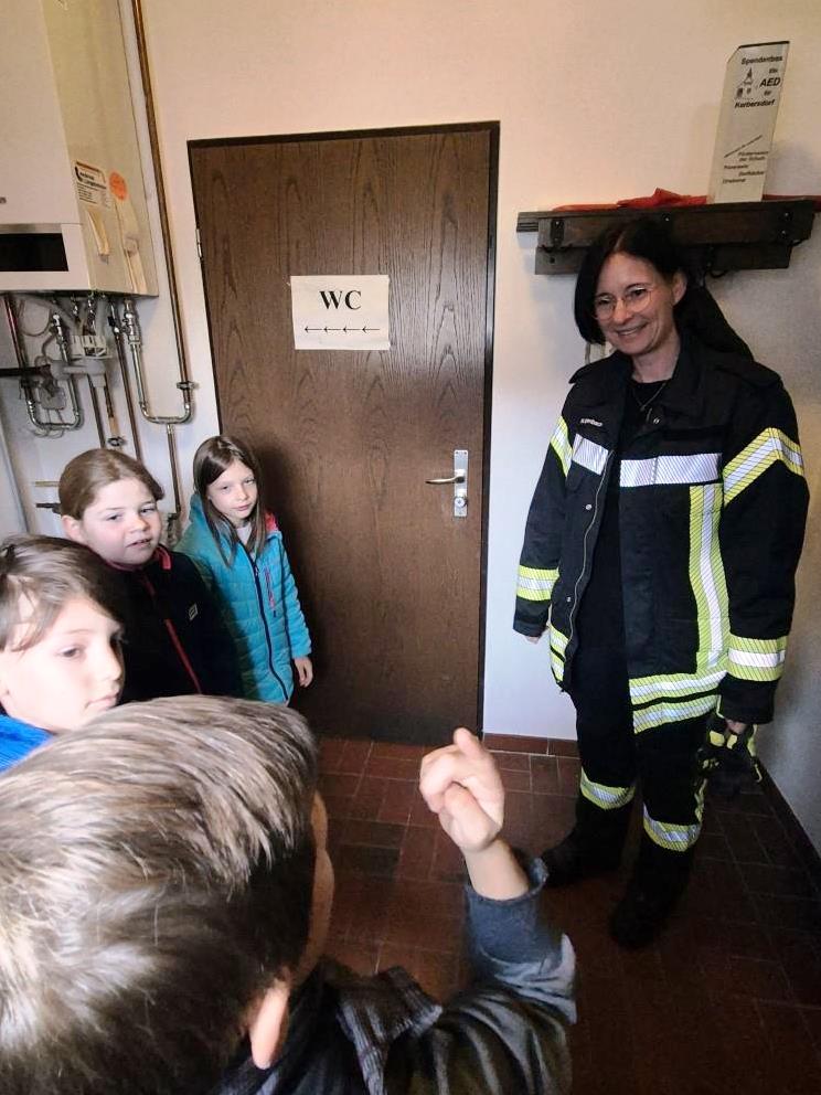 FF Kerbersdorf Brandschutzerziehung Grundschule Kerbersdorf 2024 012