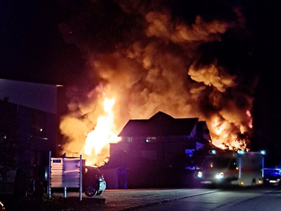 F 3 Brand Industriehalle 2024 001