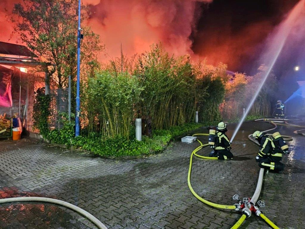 F 3 Brand Industriehalle 2024 051