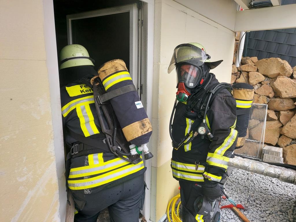 F 2 Brand in Wohnhaus 2024 027