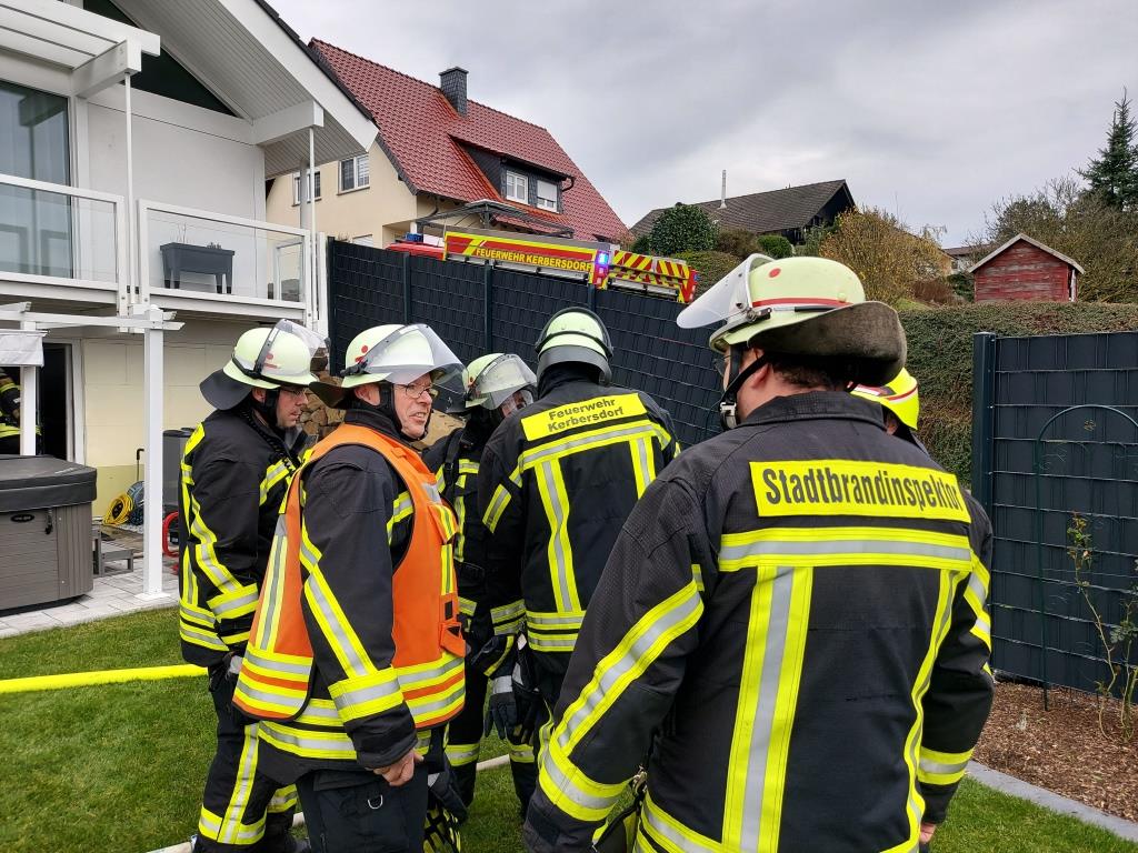 F 2 Brand in Wohnhaus 2024 030