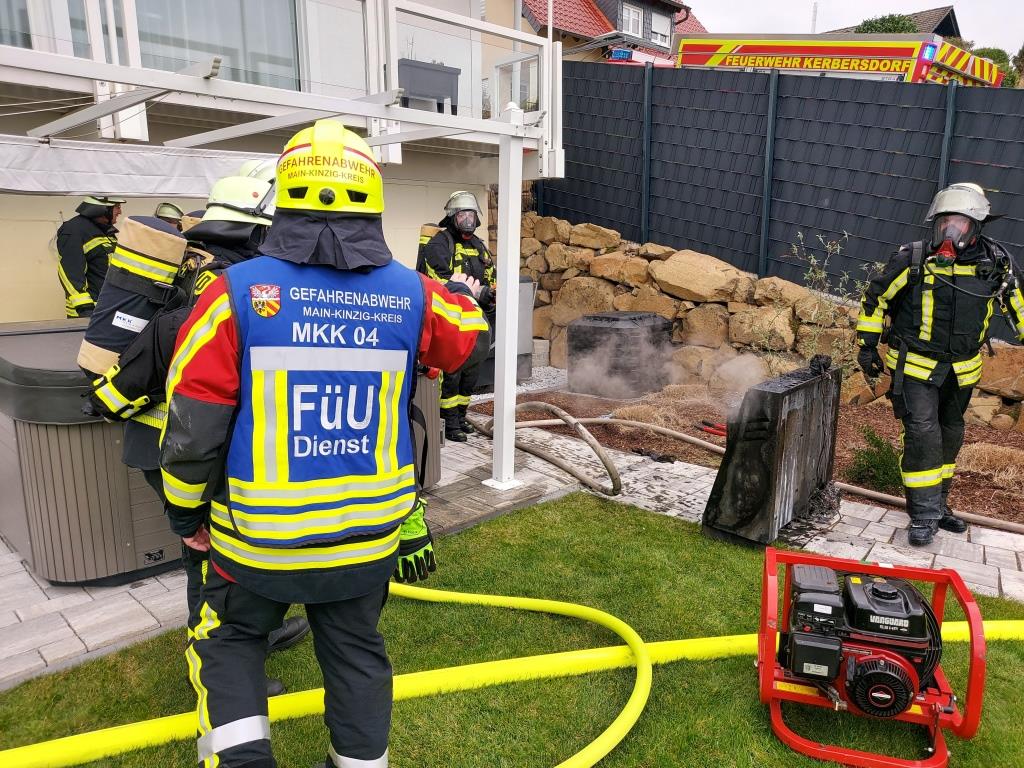 F 2 Brand in Wohnhaus 2024 044