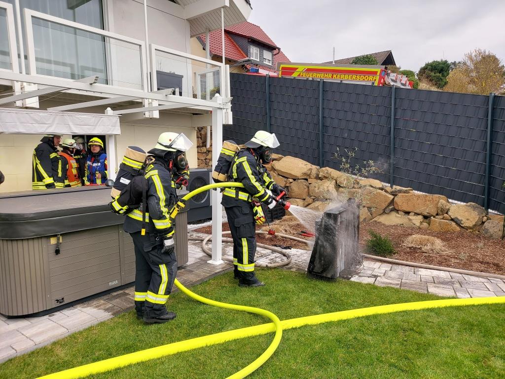 F 2 Brand in Wohnhaus 2024 045