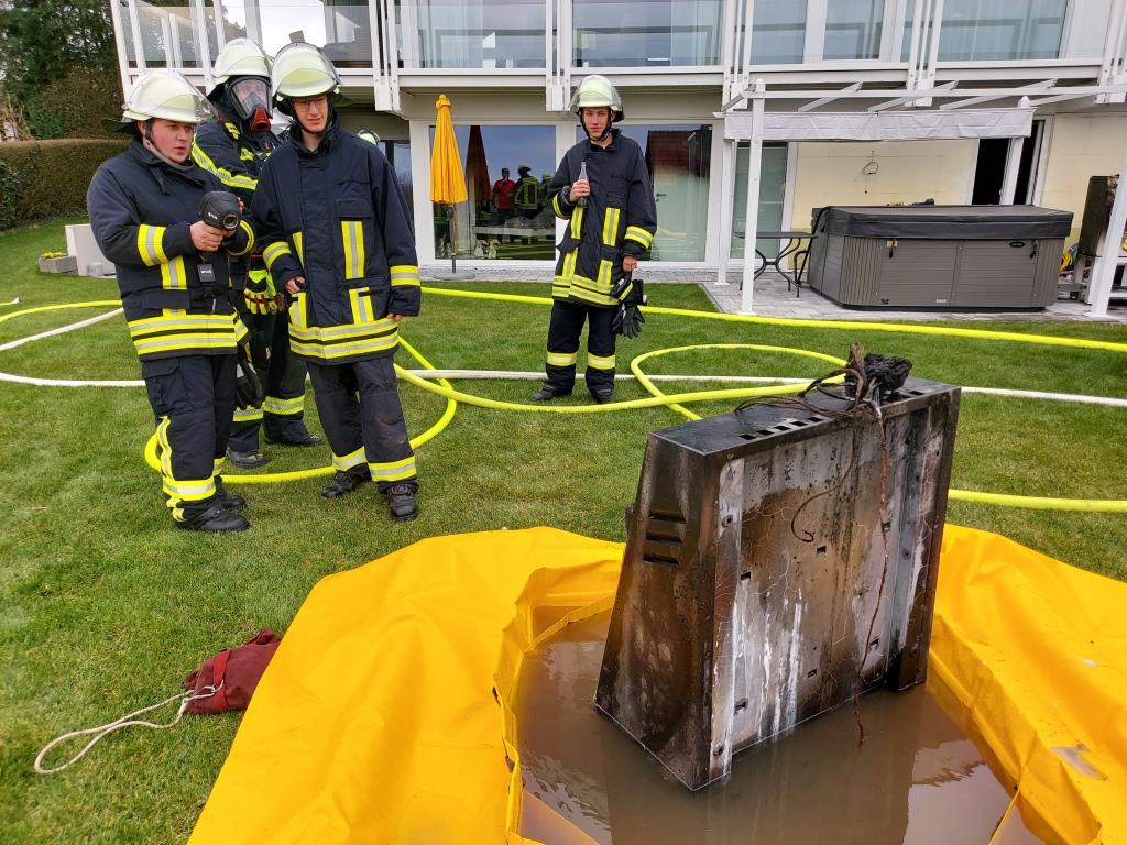 F 2 Brand in Wohnhaus 2024 058