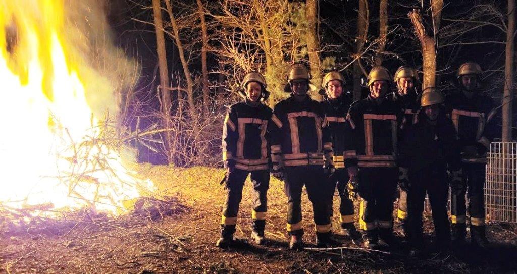 Absicherung Hutzelfeuer Ahl 2024 001