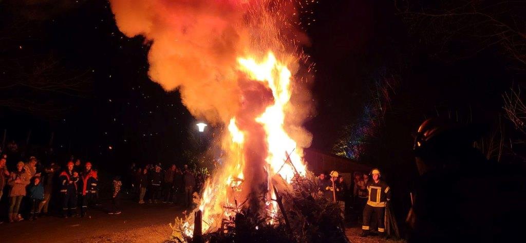 Absicherung Hutzelfeuer Ahl 2024 003