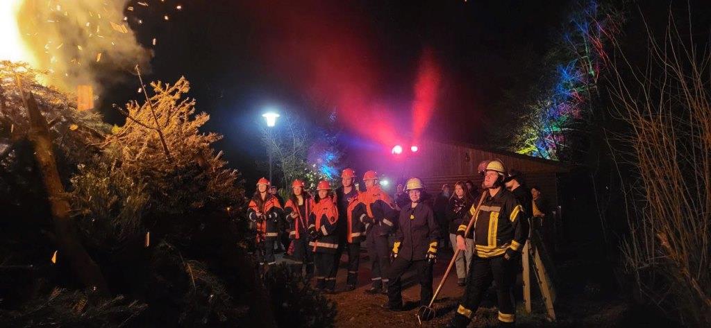 Absicherung Hutzelfeuer Ahl 2024 004