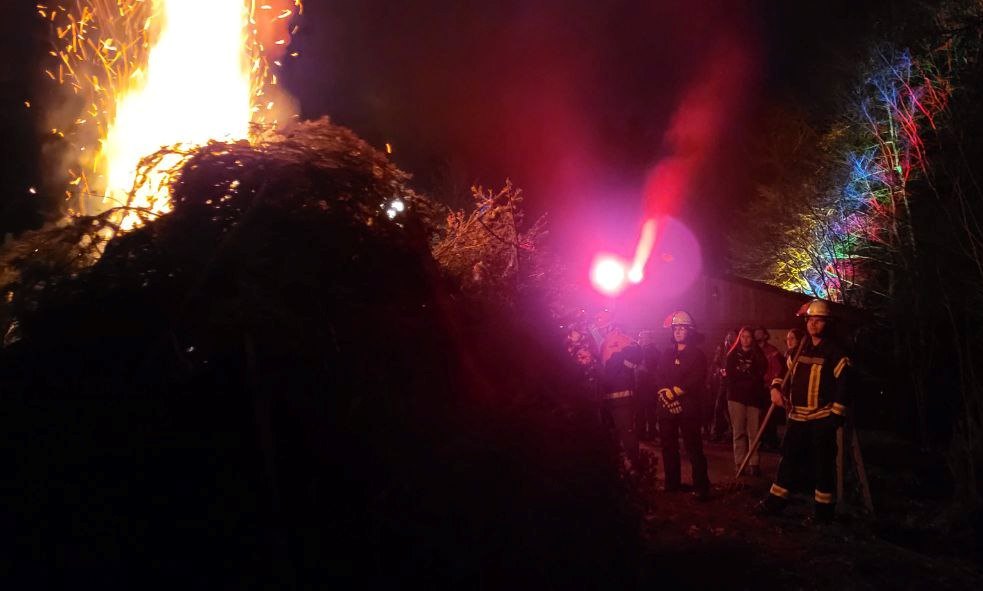 Absicherung Hutzelfeuer Ahl 2024 005