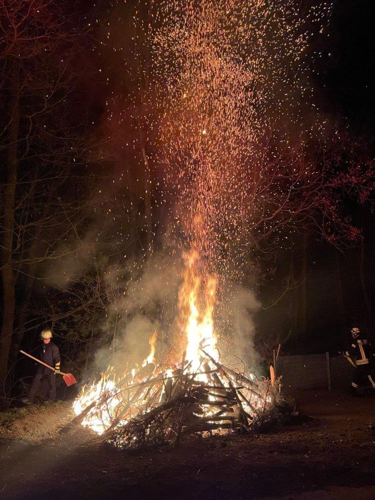 Absicherung Hutzelfeuer Ahl 2024 008